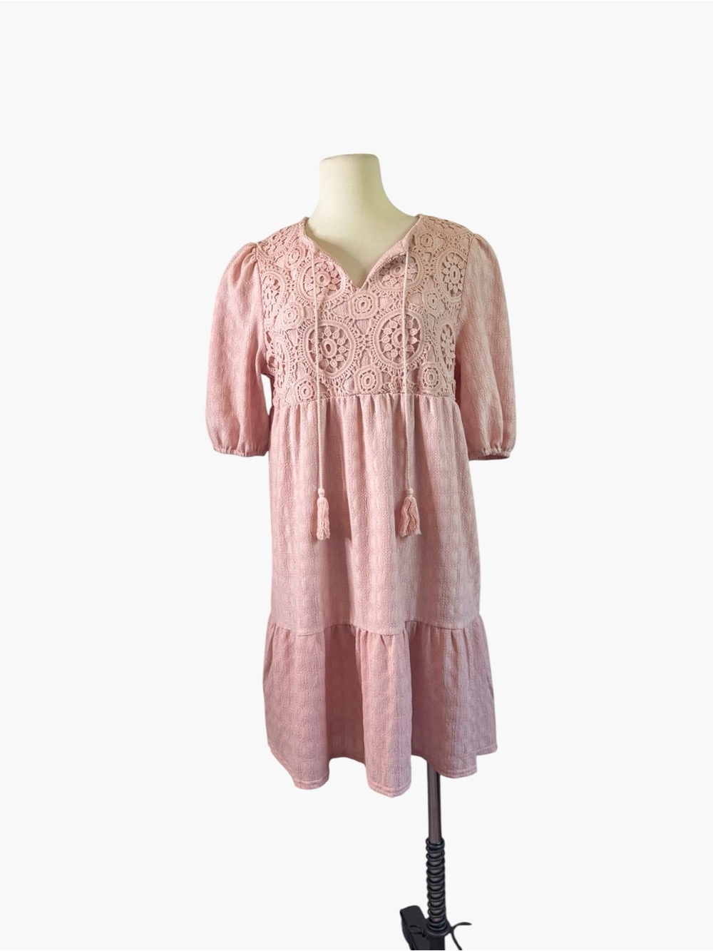 Dokotoo blush Lace-Yoke Tiered Dress
